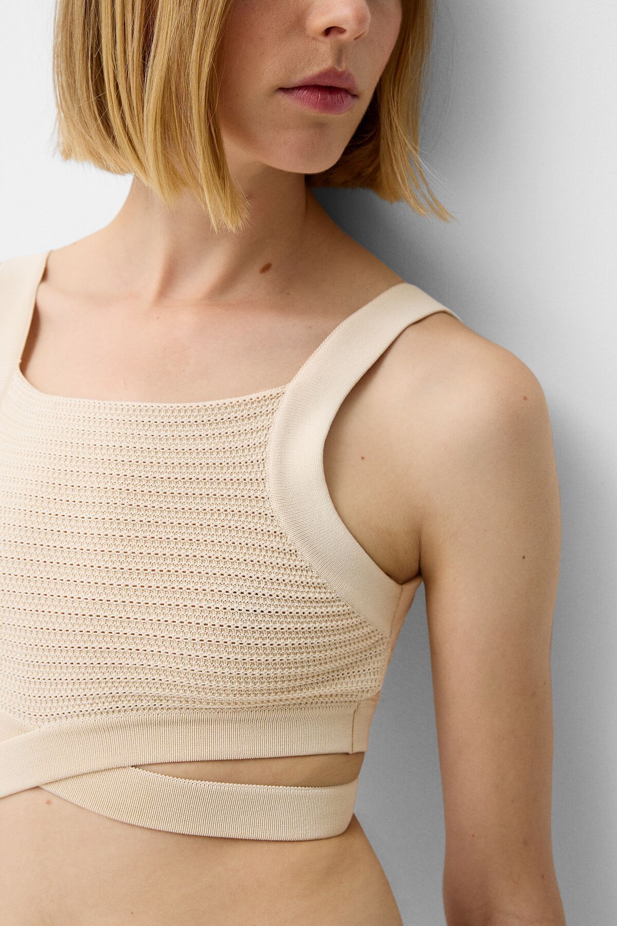 Bershka-Cut-out top 6