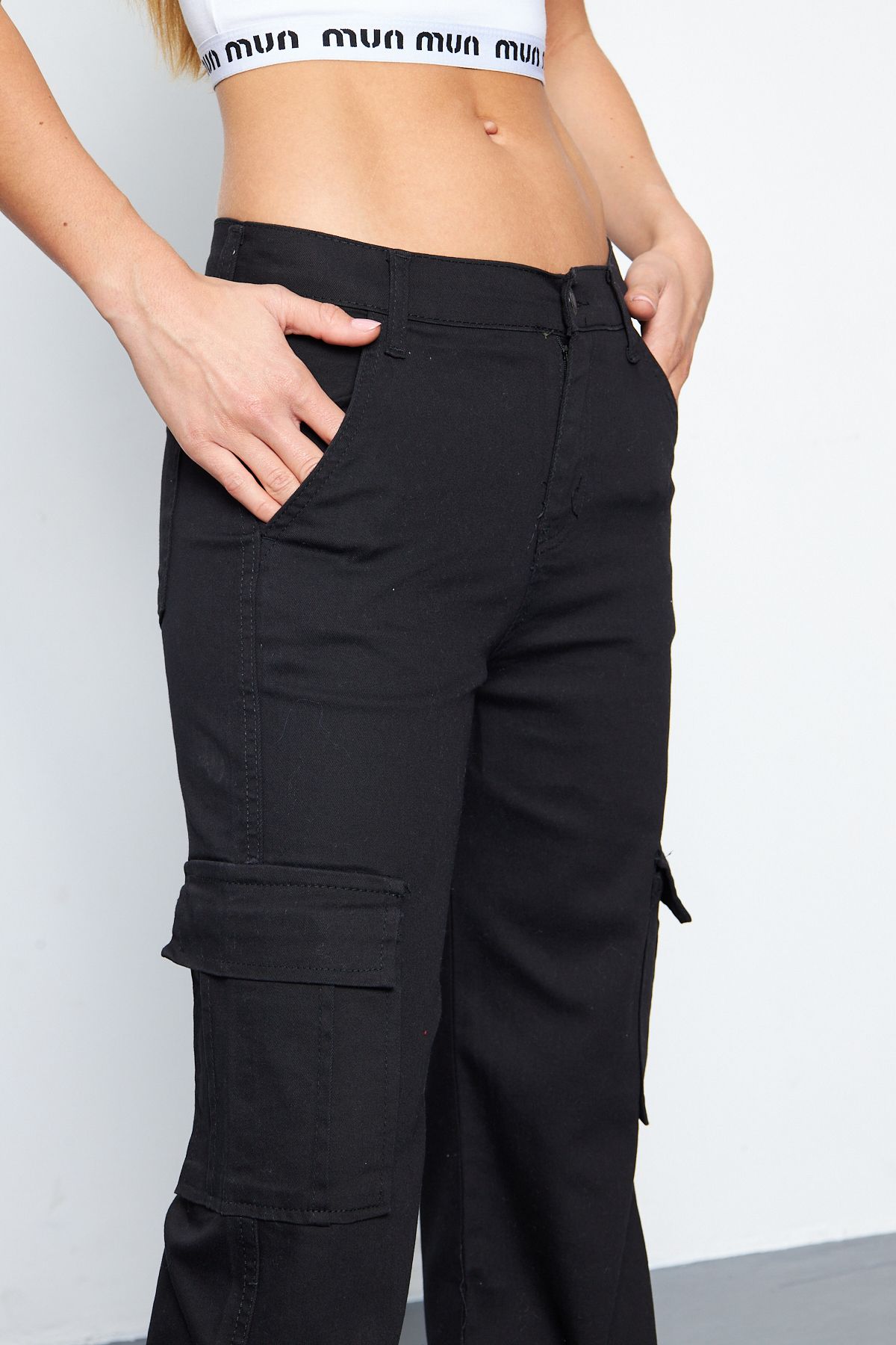 Oyga-Women's Black Cargo Pocket High Waist Wide Leg Pants 2