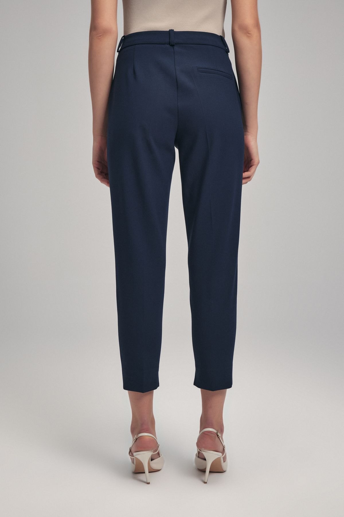 adL-Slit Leg Trousers 5