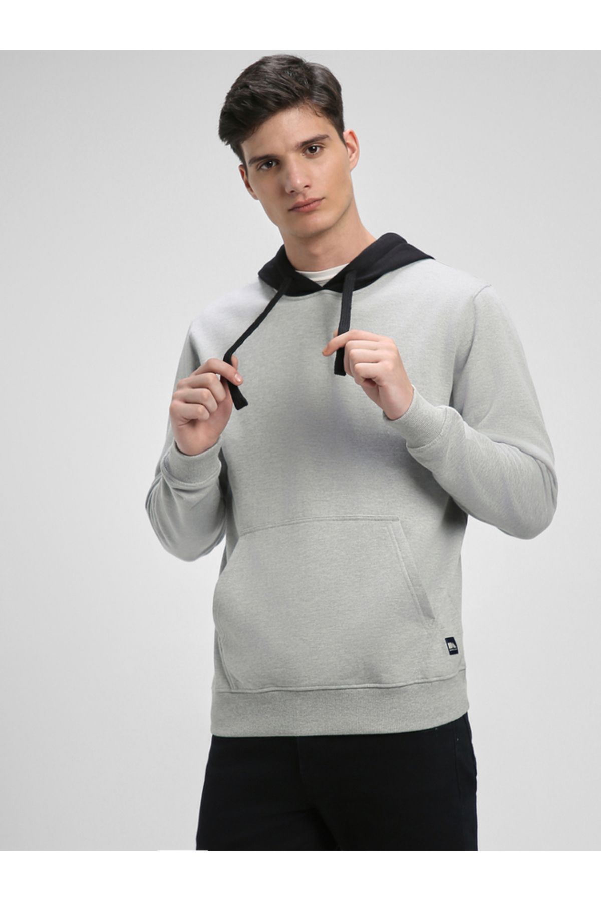 Dennis Lingo By Styli-Color Block Hoodie with Front Pocket 3