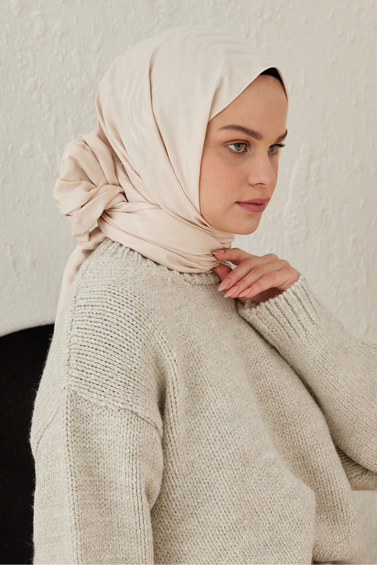 Modakaşmir-Silky Jacquard Series Shawl with Welle Pattern 3