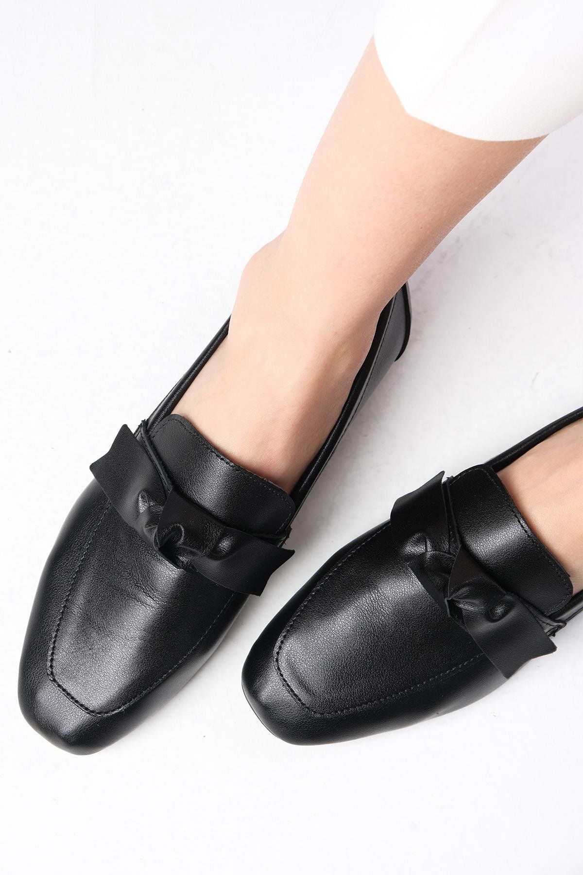 لوفر مشکی زنانه سیاه آب نبات رنگ و سفید کمان تعظیم بینی کفش های Loafer Mio Gusto