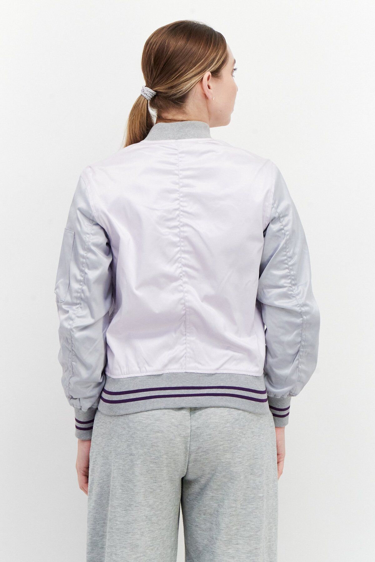 converse-Women Sportswear Fit Long Sleeves Outdoor Jacket, Lavender/Grey 2