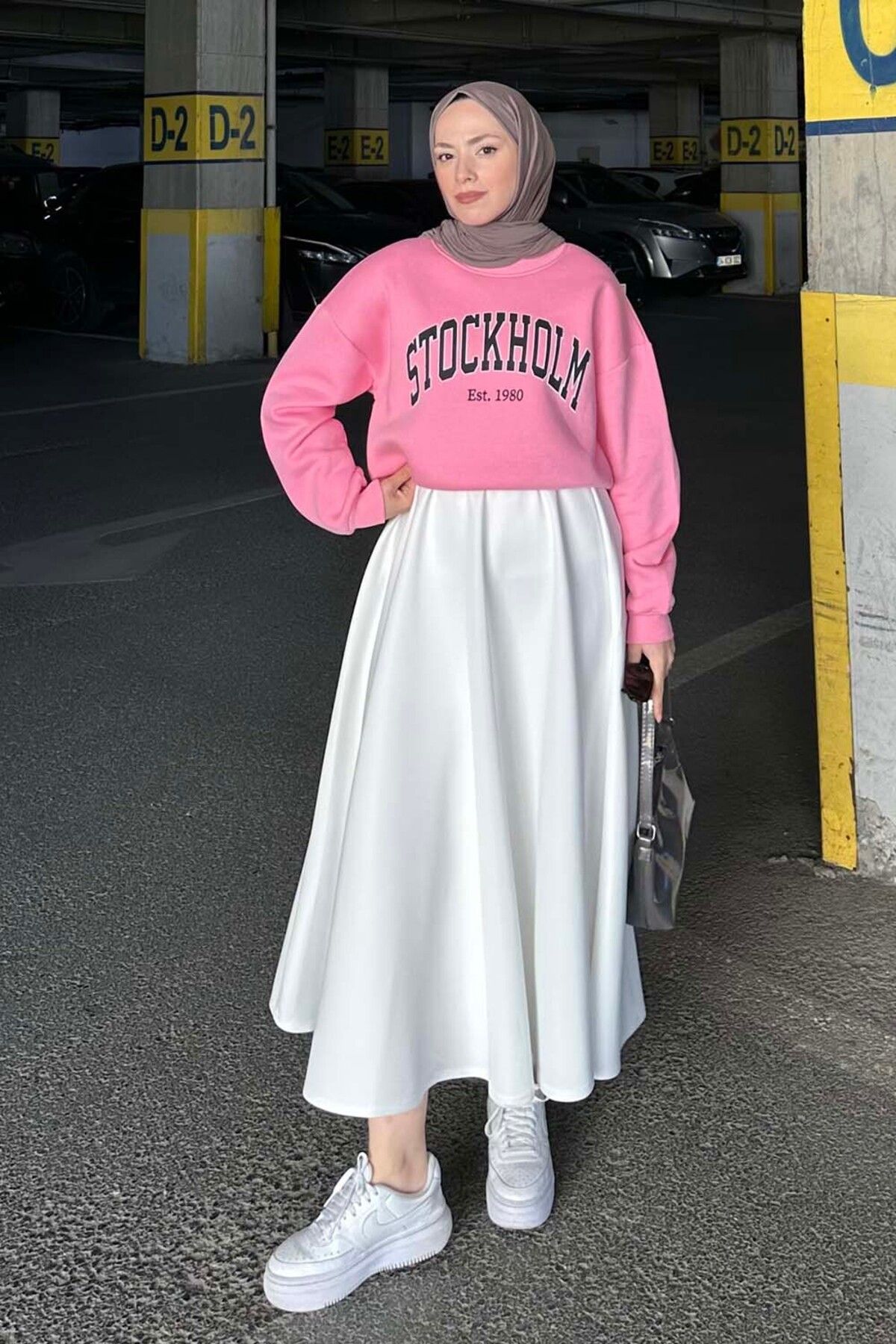 lamelif-Stockholm Print Detailed Crop Sweat Pink 1