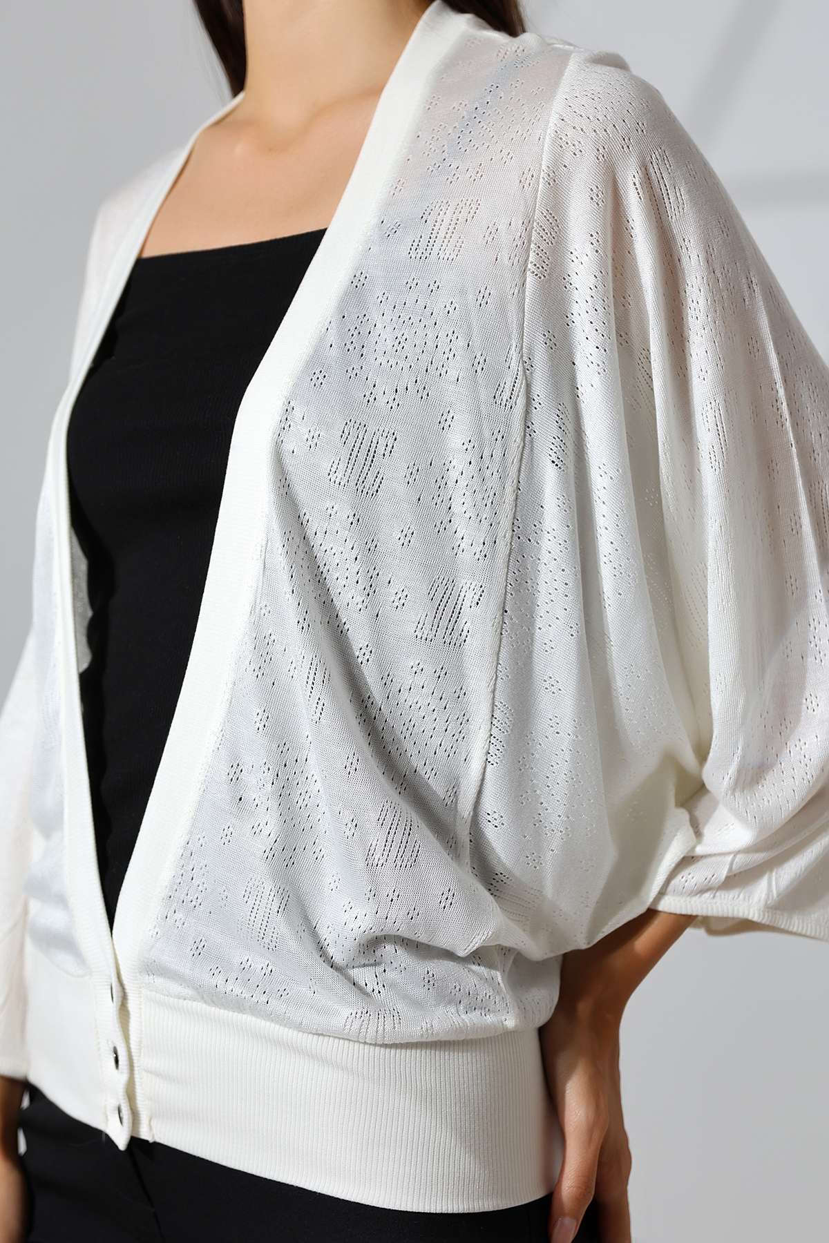 Şiir  Janerio Kadın Ajurlu Rahat Kalıp Penye Geniş Balon Kol 3 Düğmeli Hırka & Penye Hırka - Ekru - Görsel 6