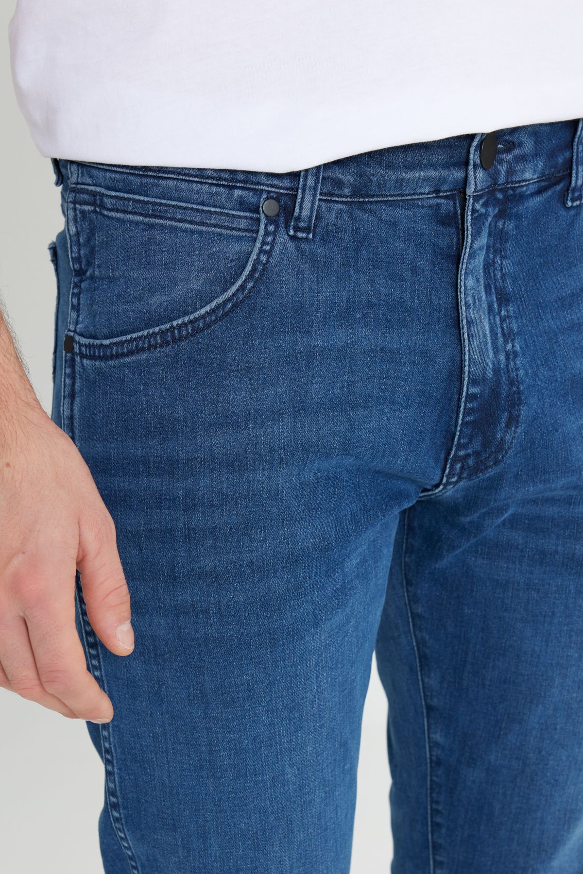 شلوار جین آبی مردانه LARSTON SLIM FIT BRAT BARD کمر کم باریک و انعطاف پذیر Wrangler