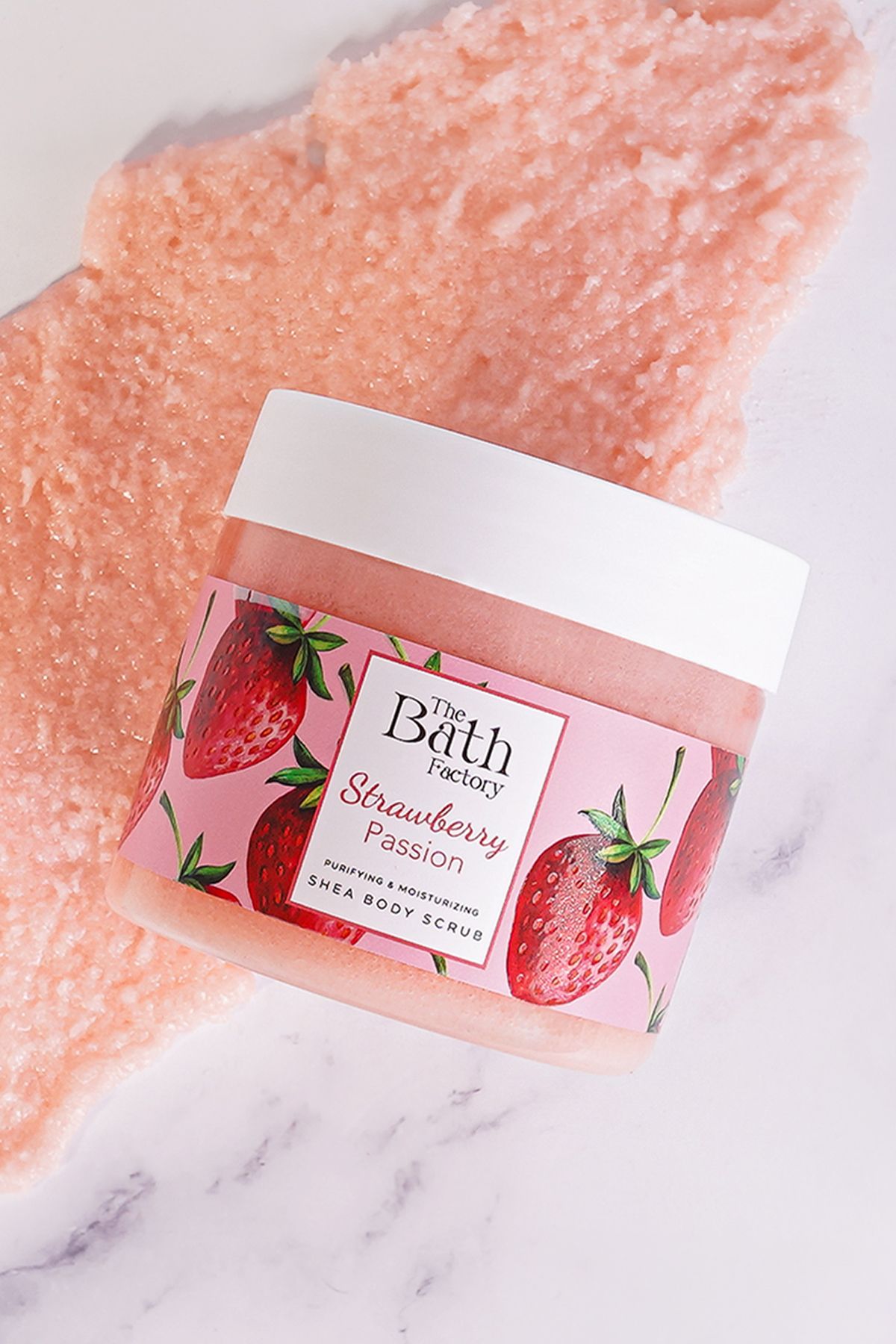 THE BATH FACTORY-Feuchtigkeitsspendendes und reinigendes Shea-Körperpeeling - Erdbeergeschmack 300gr 4