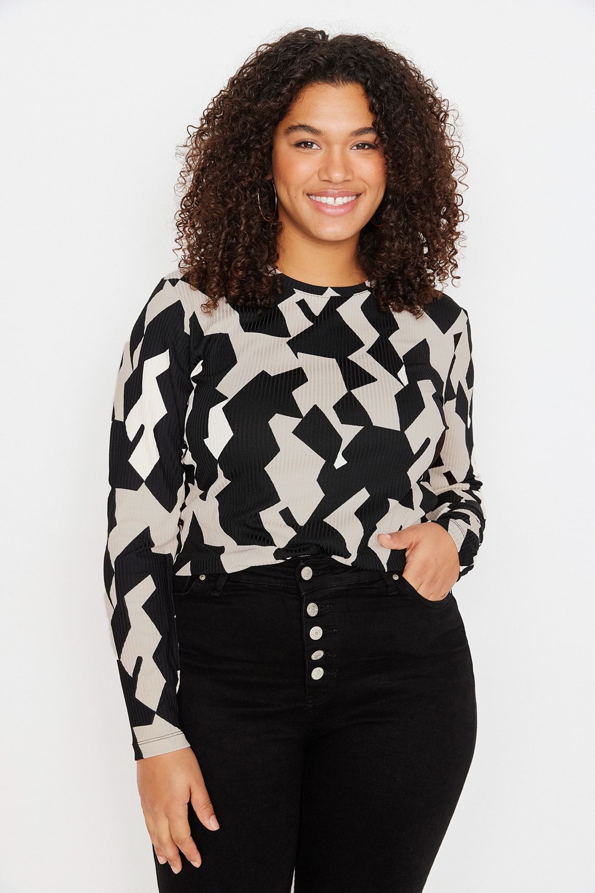 Trendyol Curve-Multicolor Pattern Bodycone/Body Sitting Ribbed Knitted Plus Size Blouse Tbbaw23Af00016 2