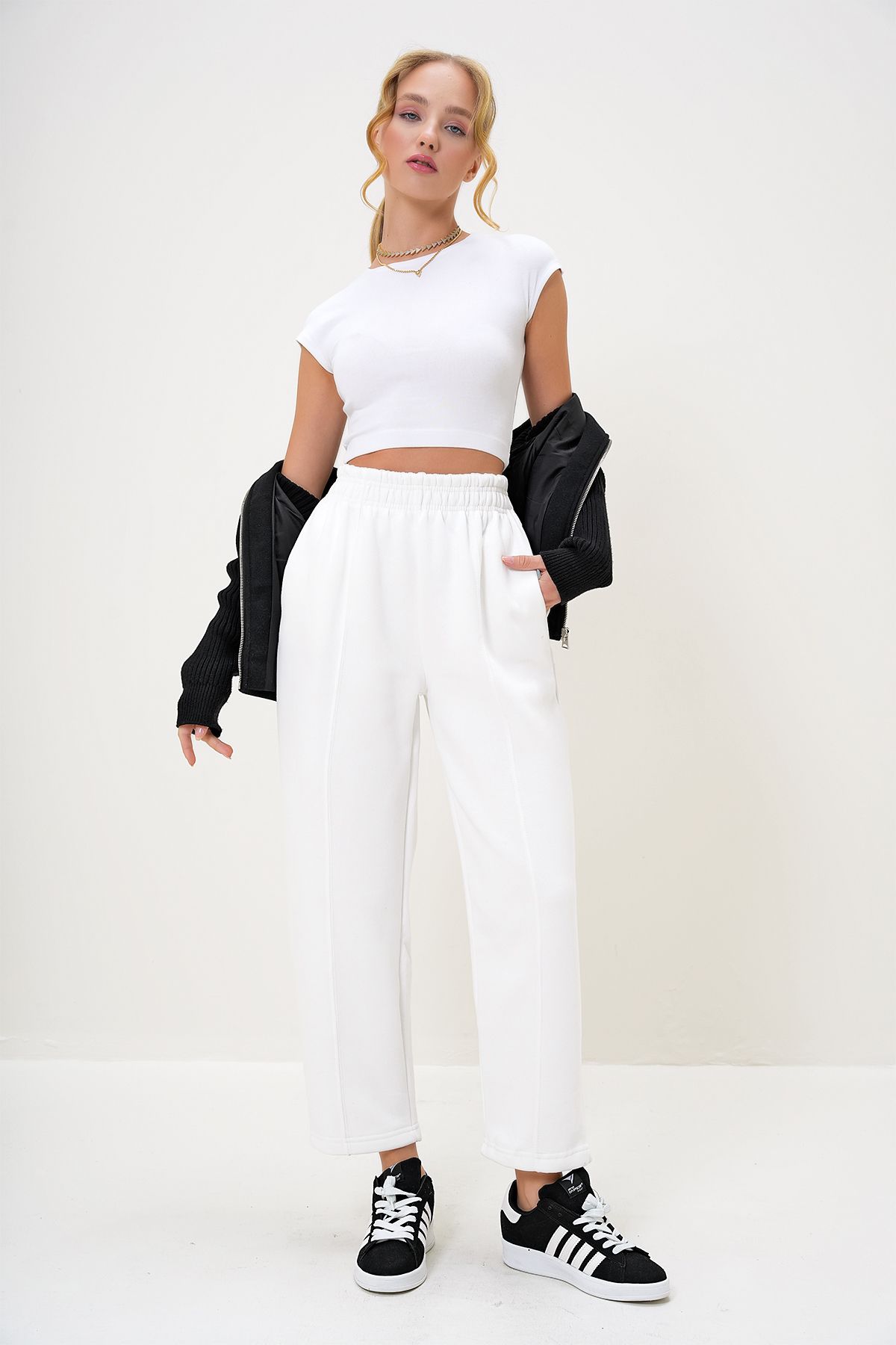 Trend Alaçatı Stili-Weiße Damen-Buggy-Hose mit doppelter Tasche, elastischer Taille, Streifen vorne, 3-fädig, Raster, ALC-X13198 4