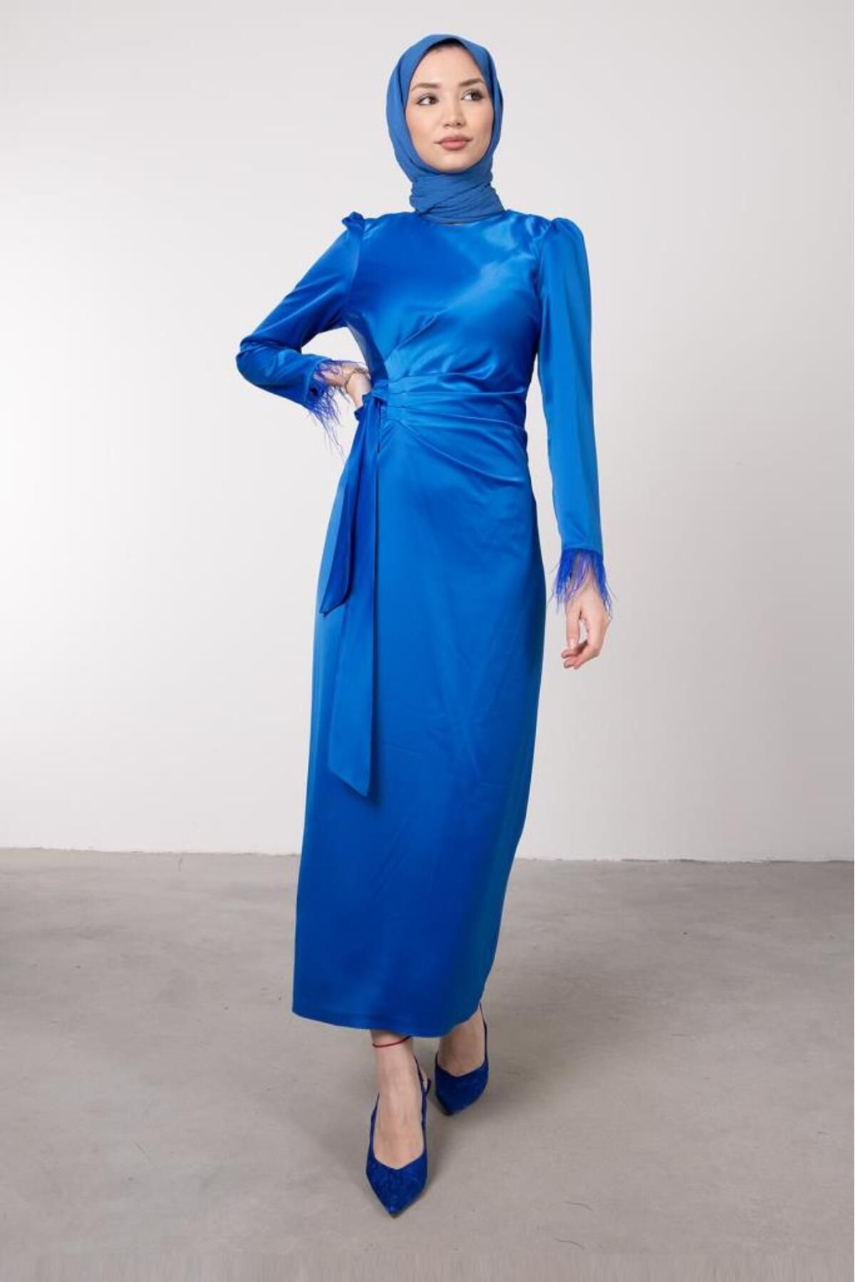 Lamia Giyim-Right Hand Belt Tied Cuff Feathered Hijab Evening Dress Saks 7