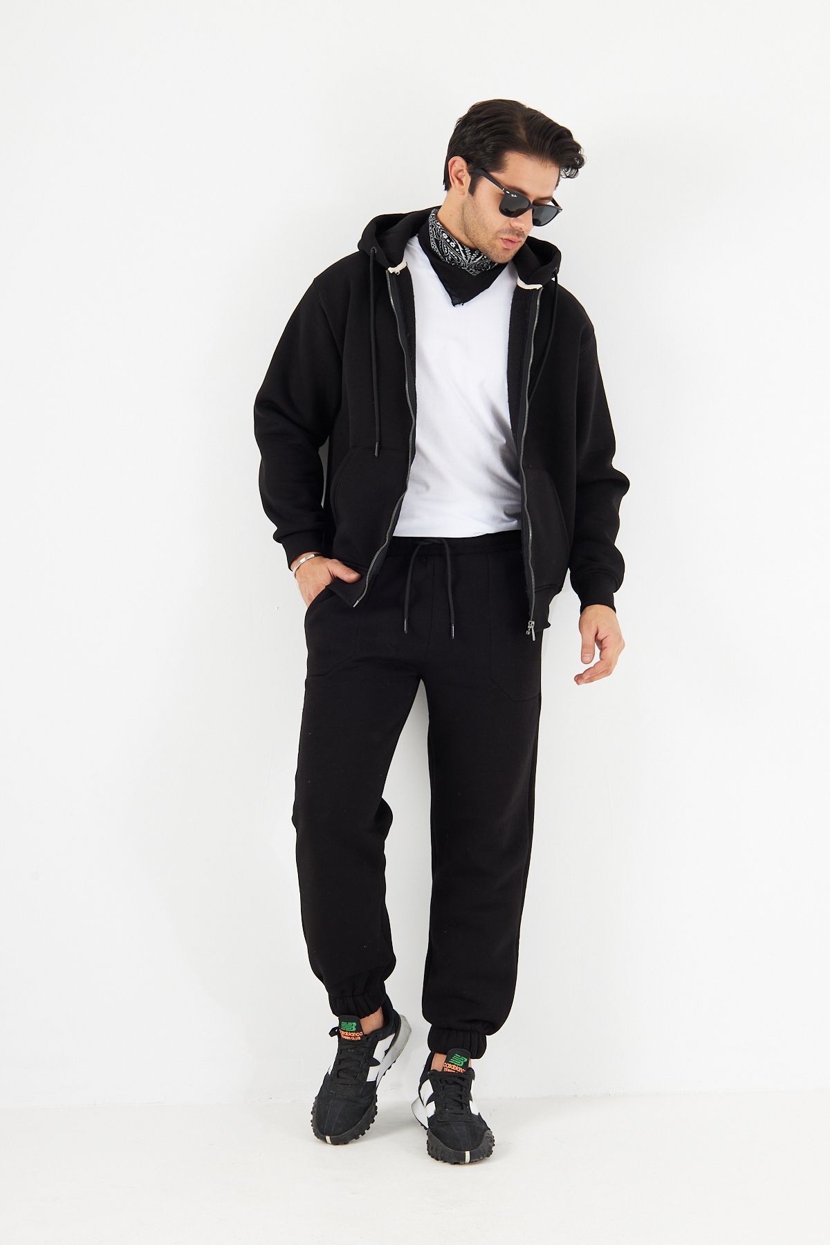 The Champ Clothing-Set de pantaloni de sport cu buzunar cangur, cu glugă, cu fermoar, cu buzunare elastice în talie și picior 2