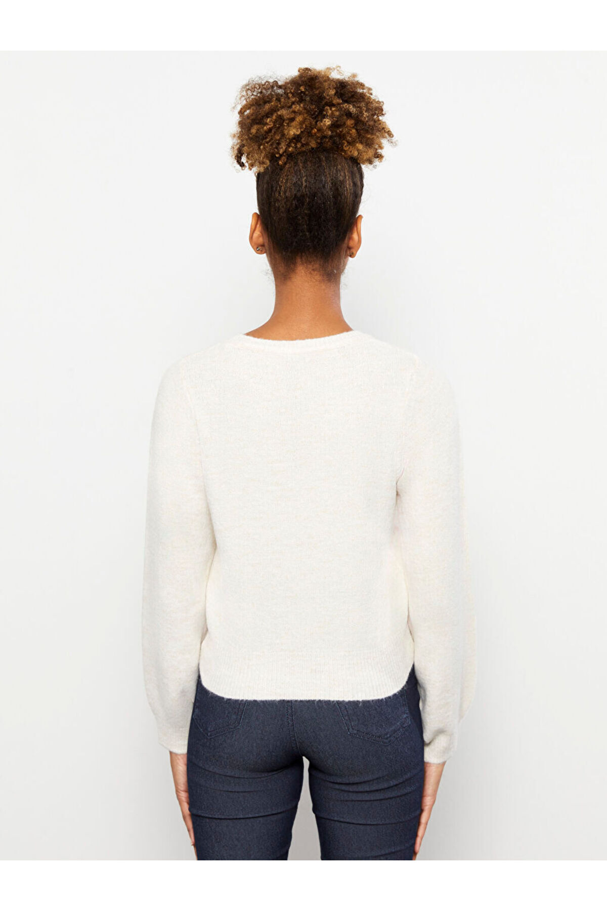 LC Waikiki-Langärmliger Strickpullover mit Rundhalsausschnitt und Paillettenbedruckung für Damen 5