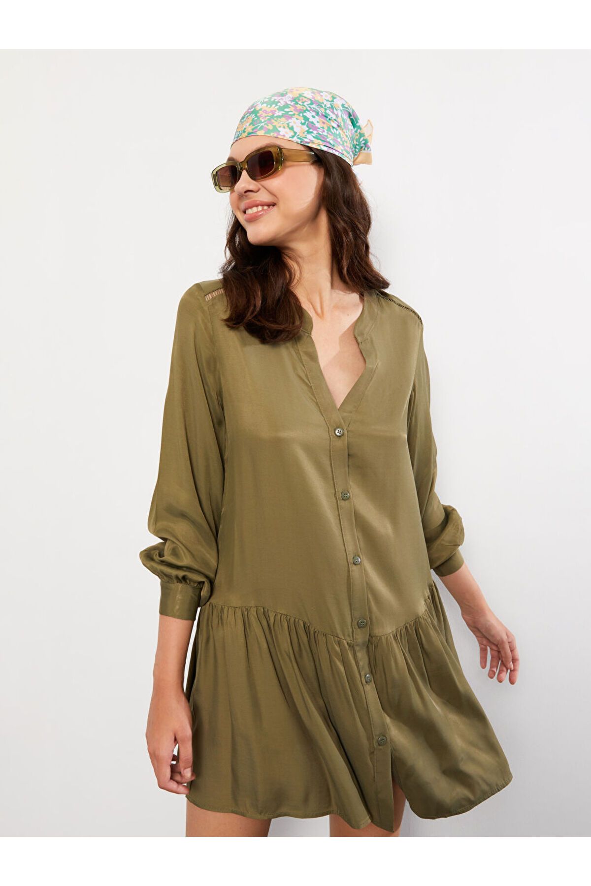 LC Waikiki Yeni Sezon Kacik Yaka Duz Uzun Kollu Gabardin Kadin Gomlek Elbise - W2GQ02Z8