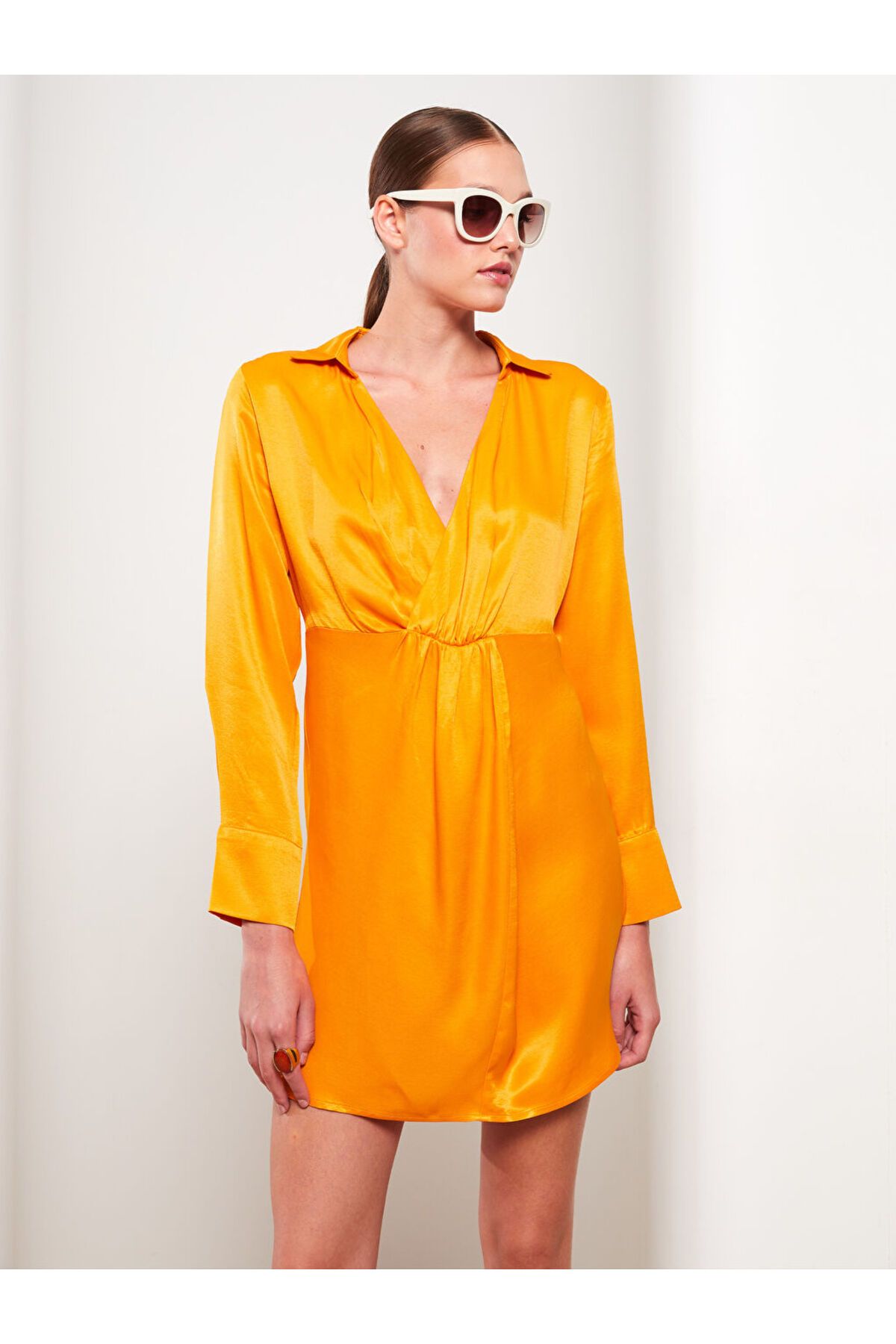 LC Waikiki-Rochie de dama din satin - guler camasa, uni, maneca lunga 7