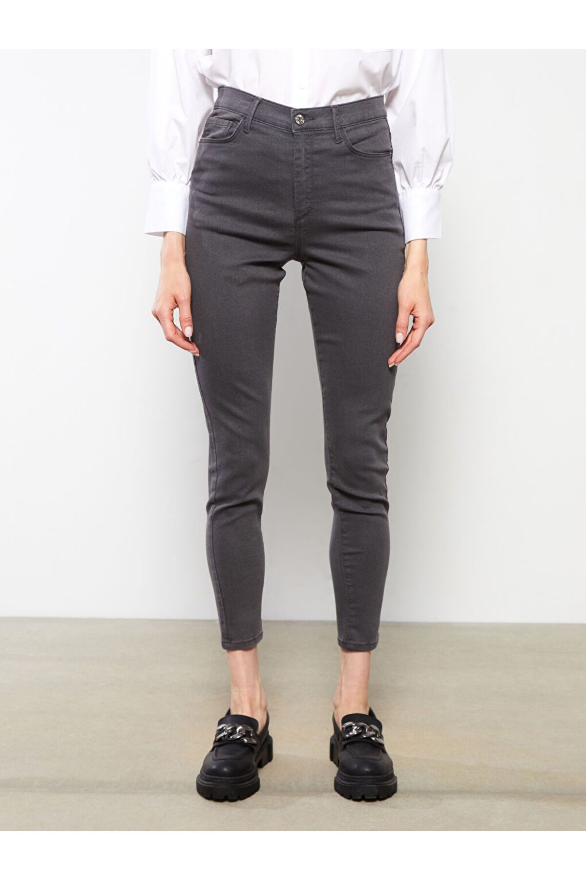 LC Waikiki-Slim Fit Straight Pocket Detailed Women's Jean Trousers 4