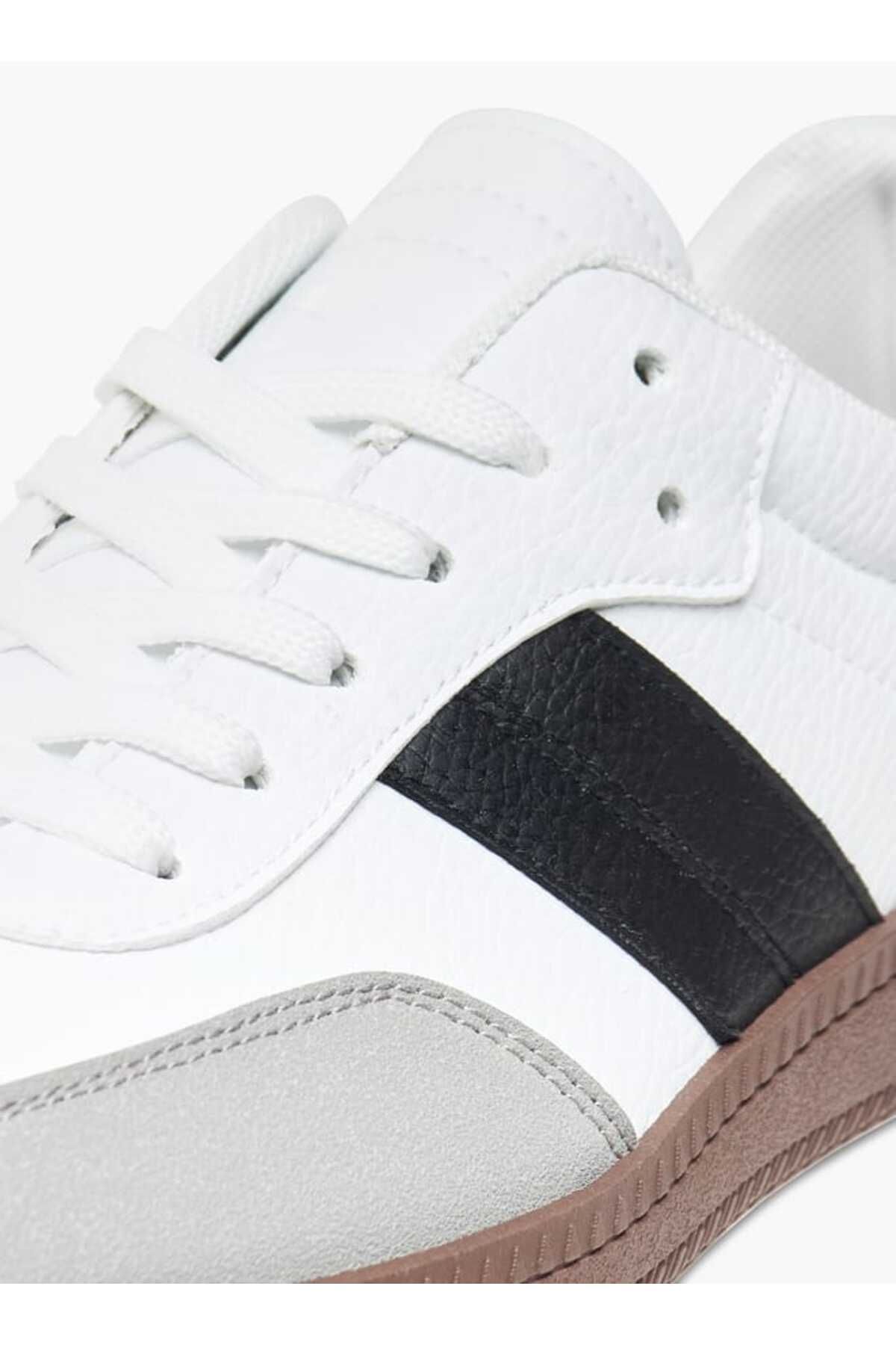 Dash-Panelled Lace-Up Sports Shoes 4