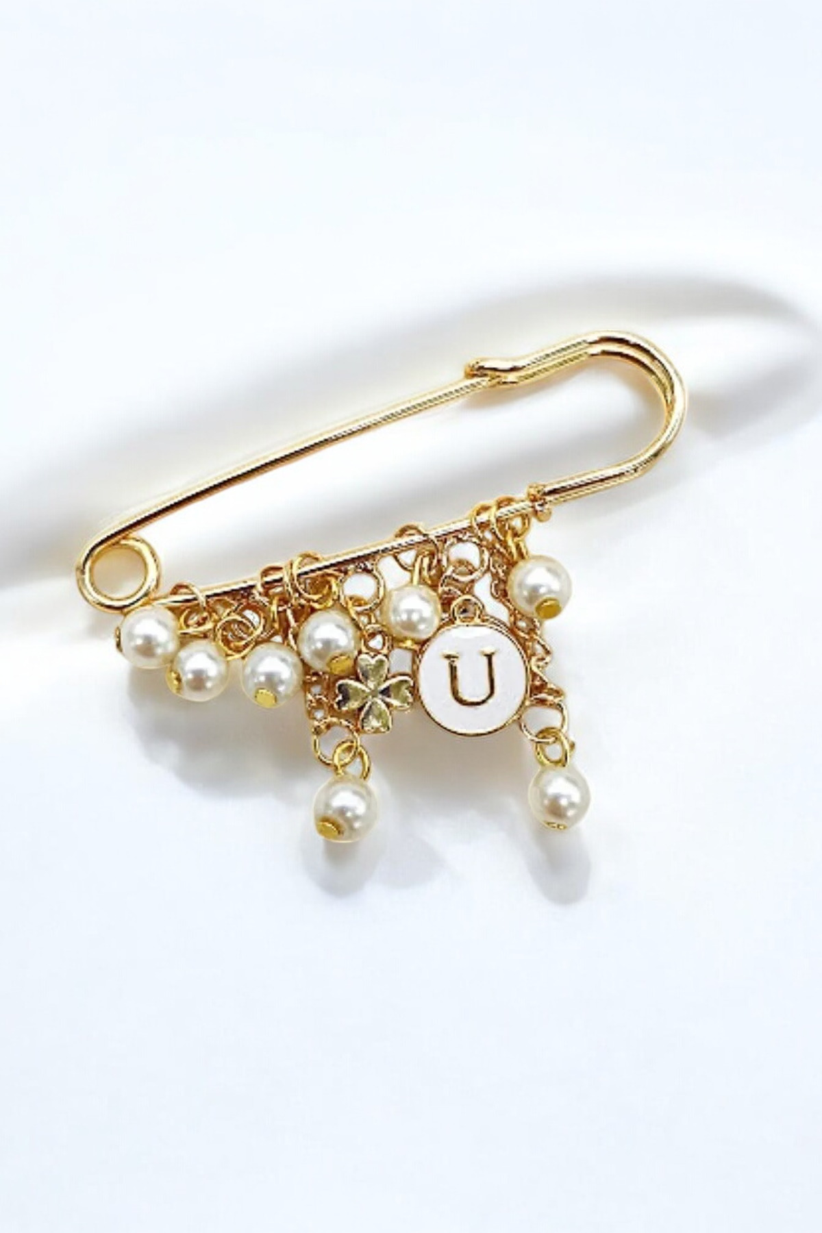 Pearl Letter Dangling Clover Detailed Scottish Needle Brooch
