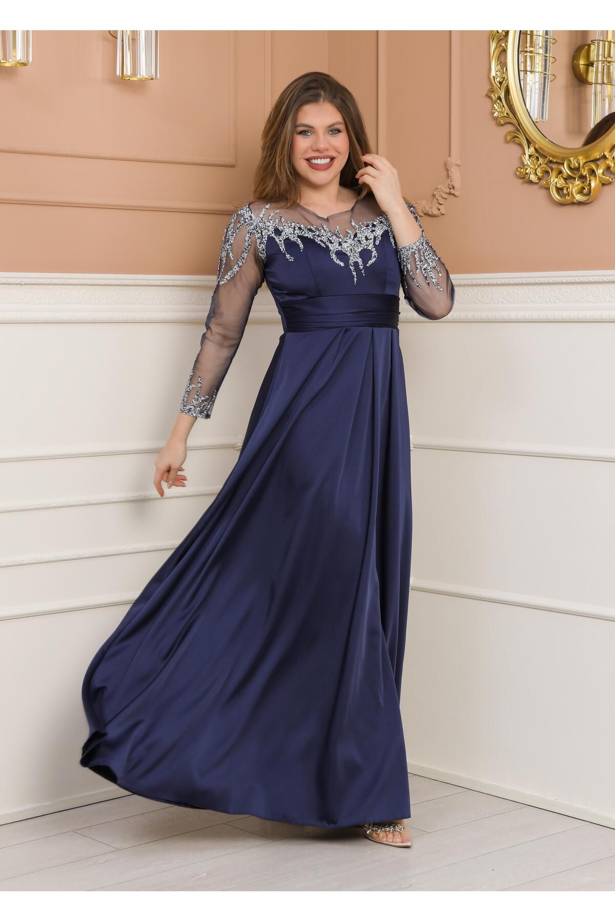 une grande princesse avec des manches longues une robe de satan abaya