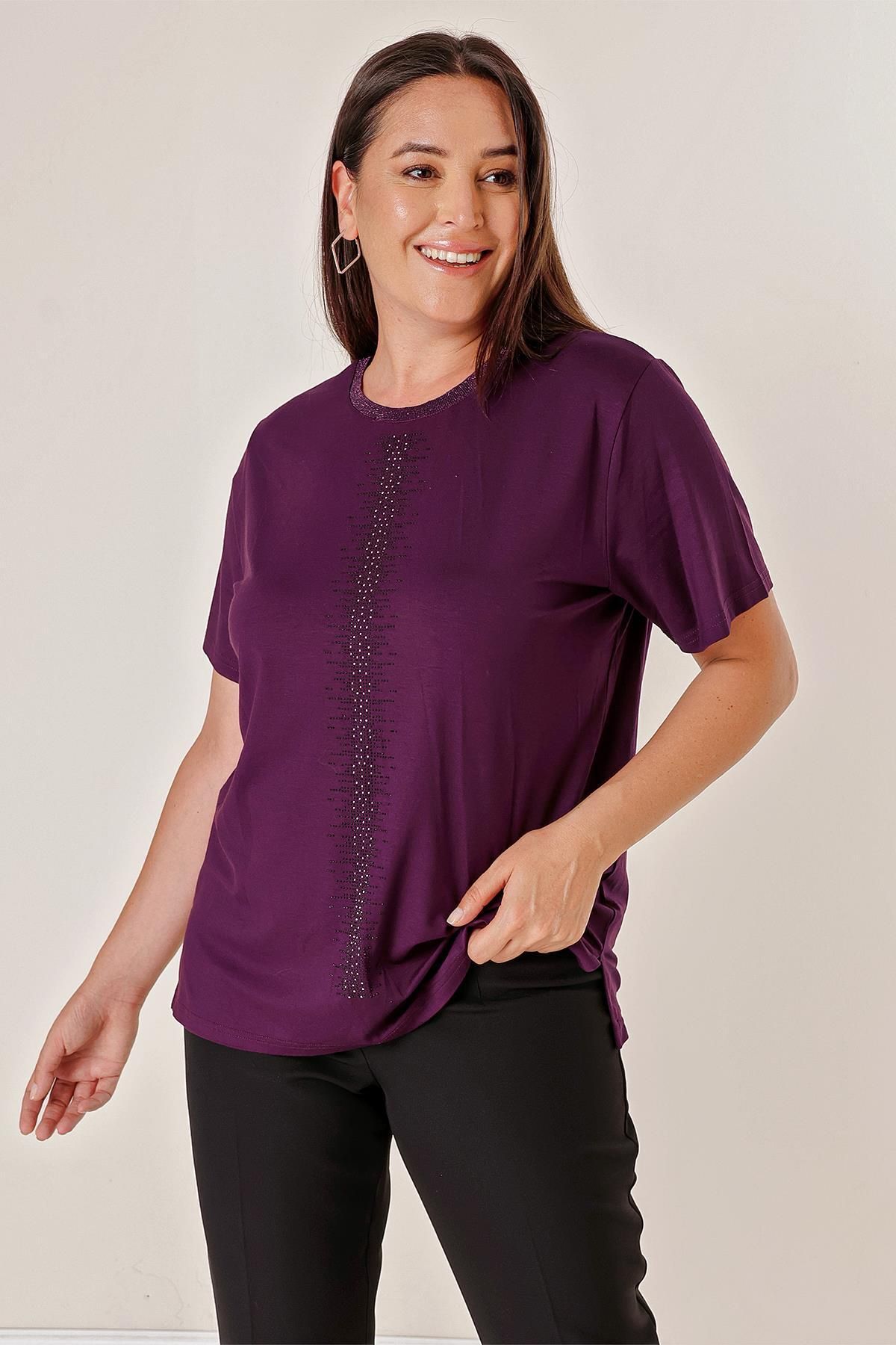 By Saygı-Short Sleeve Plus Size Blouse with Vertical Stone Print on the Front 3