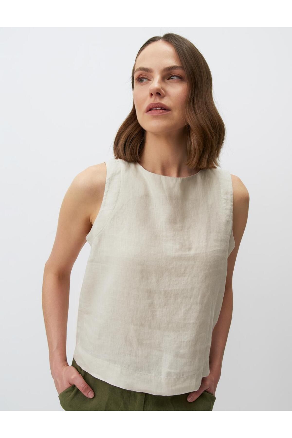 Jimmy Key-Stone Round Neck Sleeveless Linen Blouse 1