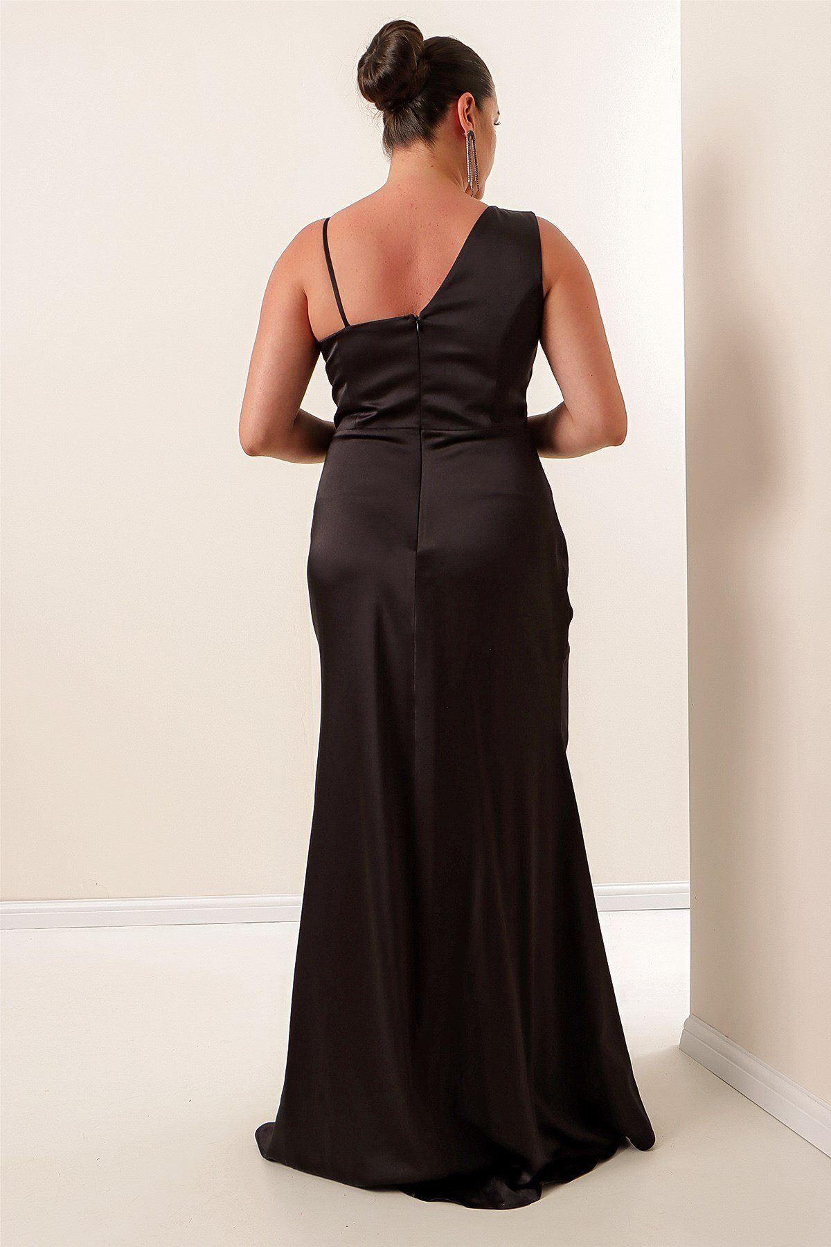 By Saygı-One Side Rope Strap Front Drawstring Lining Plus Size Long Satin Dress 5