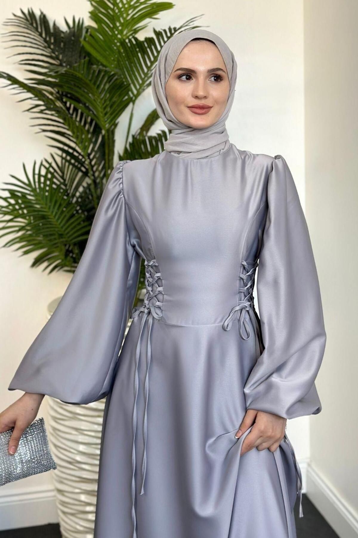 MERVEN AKYÜZ-Rochie de seara Orya din satin gri - Strângere laterală 3