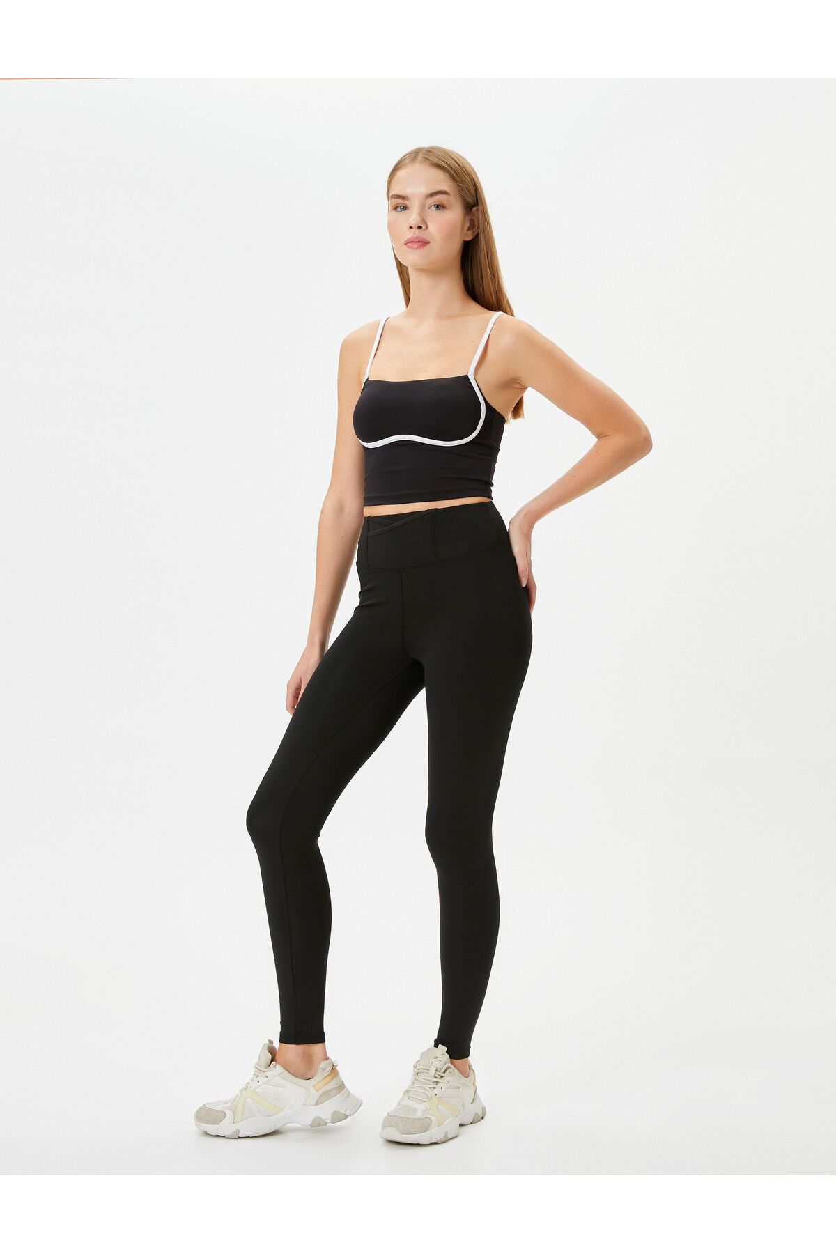 Koton-Basic-Sportleggings mit Taschen, hoher Taille und schmaler Passform 2