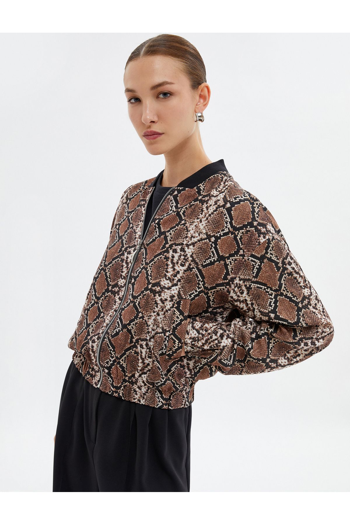 Koton-Oversize Bomber Jacket with Zipper and Snakeskin Pattern Pockets 3