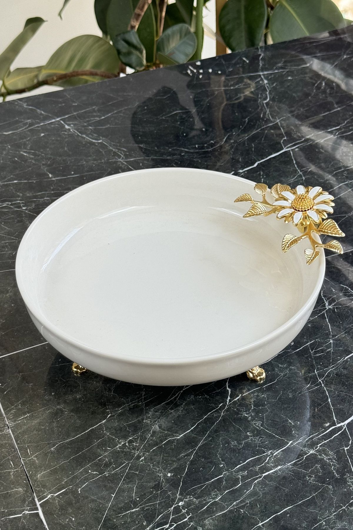 MAY HOME-Daisy Base Footed Porcelain Presentation Bowl 1