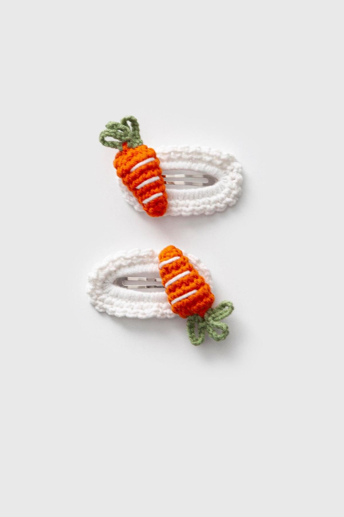 Magu-Knitted Carrot Buckle Set of 2 1