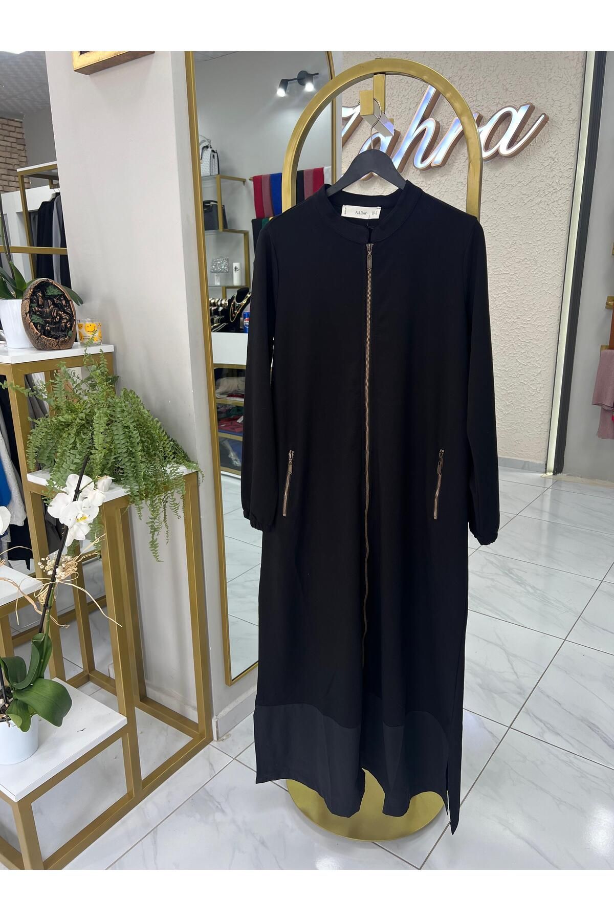 ZAHRA-Cap & Abaya - Black - Long 1