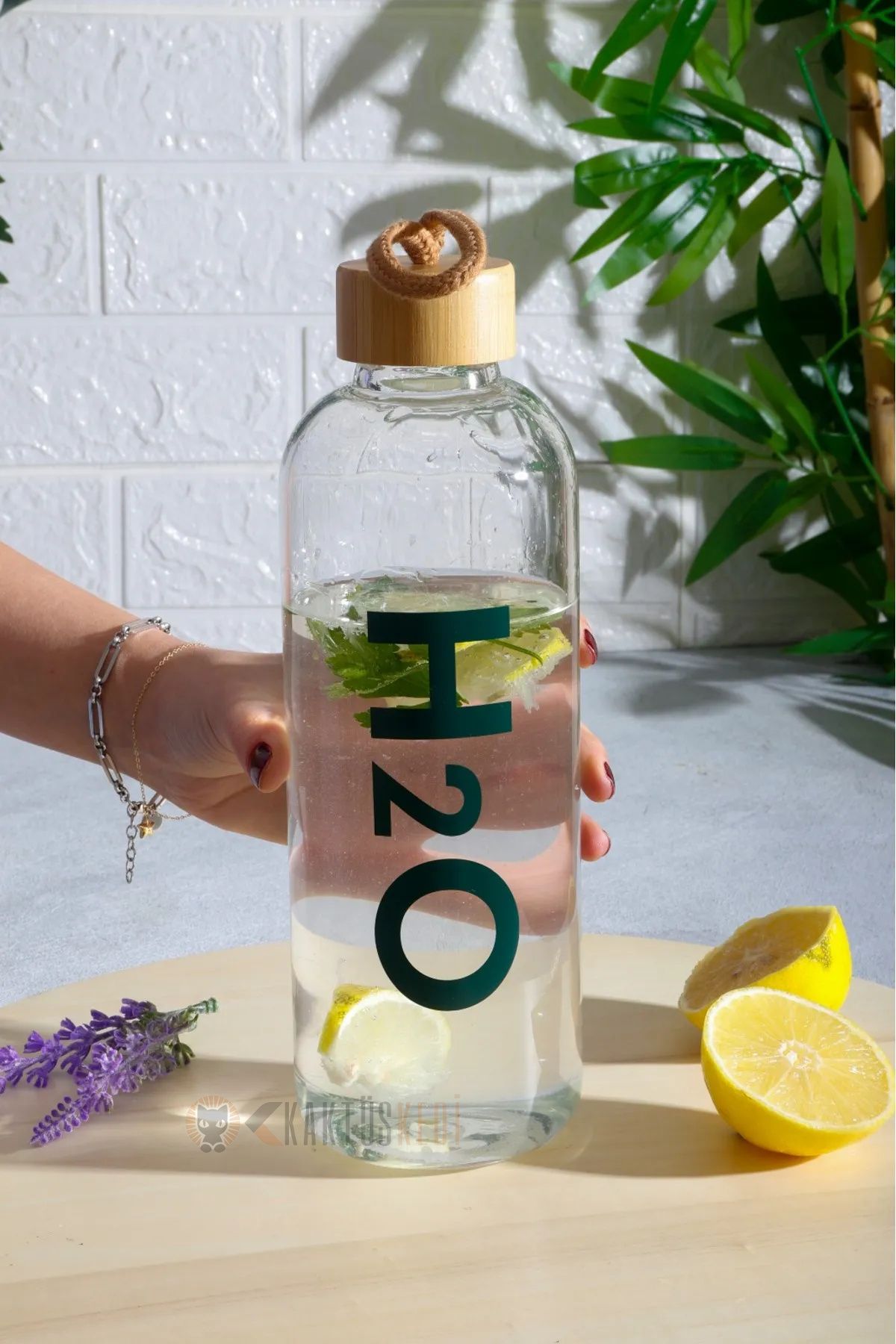KaktüsKedi-Borosilicate Glass Flask with Bamboo Lid 800 ml 3
