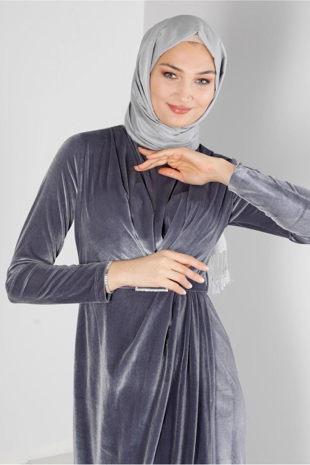 لباس شب مخملی با جزئیات کمربند سنگی 50282 Alvina