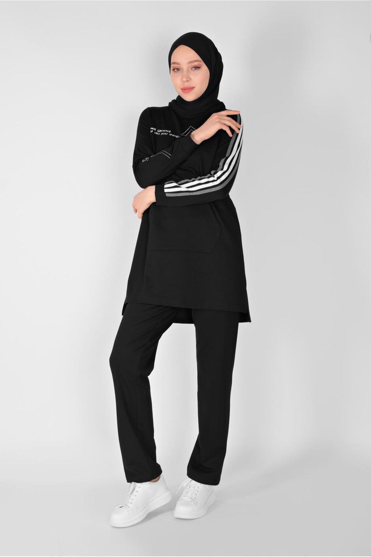 شلوار ورزشی زنانه طرح راه راه مشکی کد ۴۷۱۹ TRENDTESETTÜR