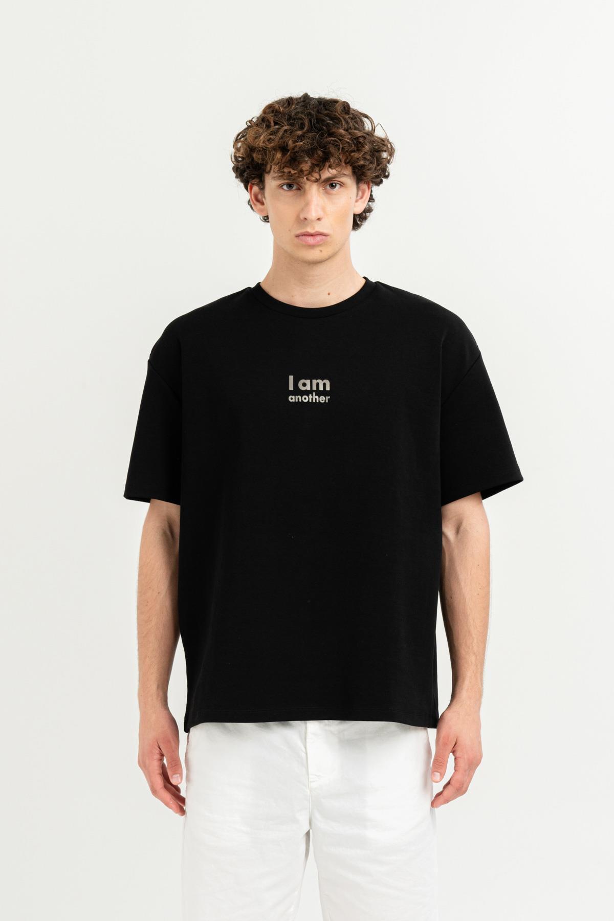  تی شرت مردانه طرح من یک تی شرت ساده دیگر هستم