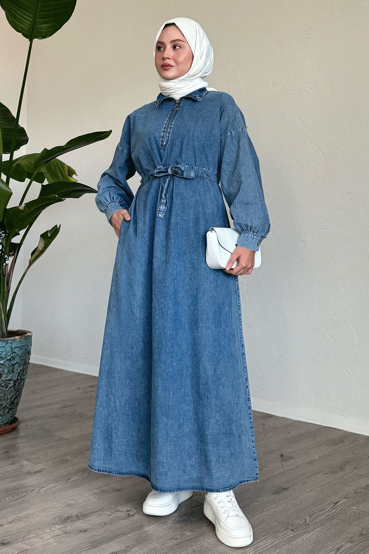 InStyle-Blue Denim Dress with Zipper Belt 4
