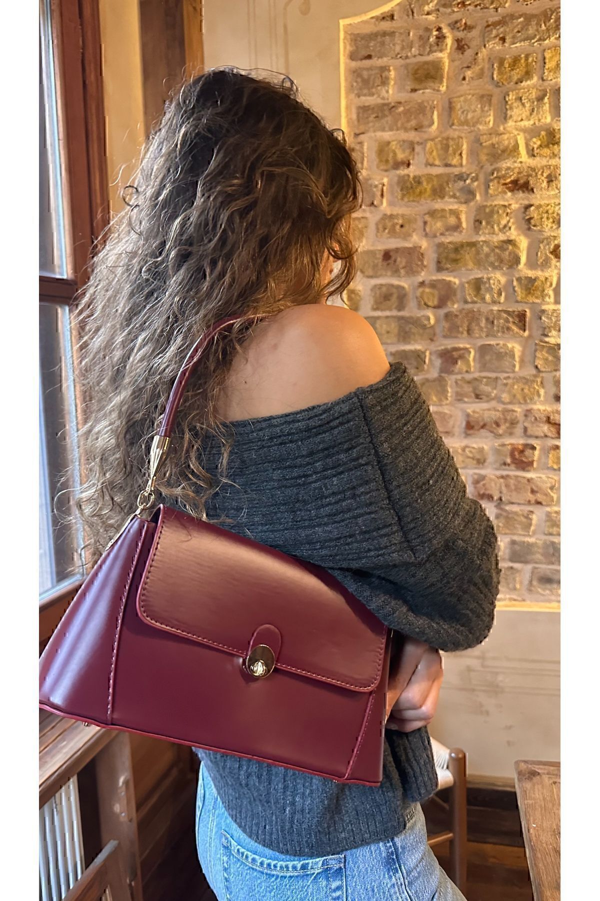 Boutiquehaki Caryle Baget Çanta Bordo fotoğrafı 2 (önizleme)