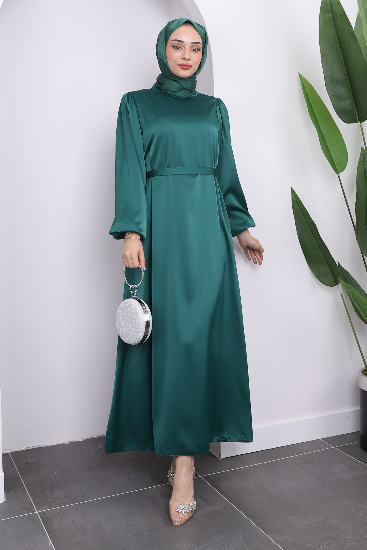 Emerald Green Dominant Collar Balloon Sleeve Satin Evening Dress