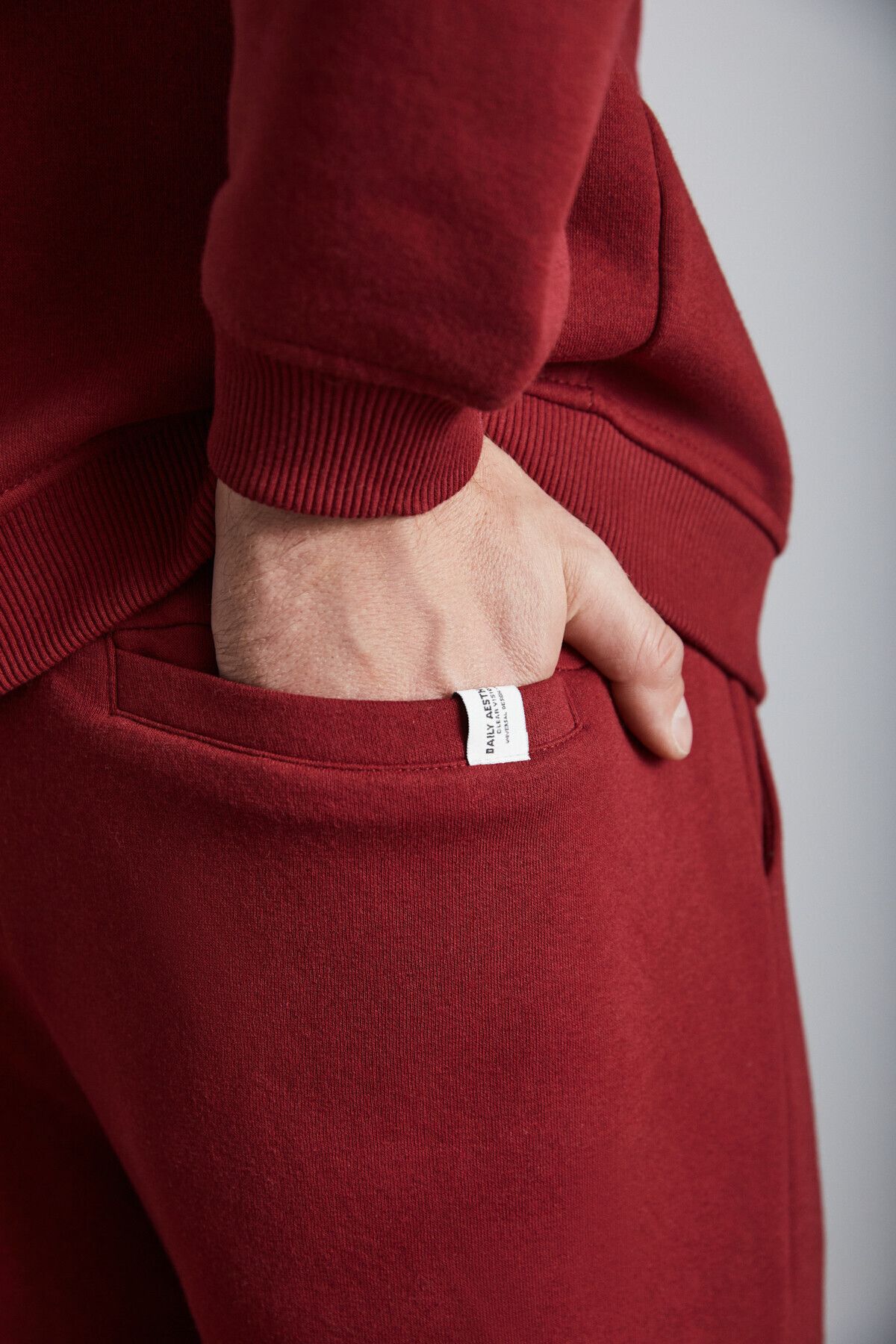 GRIMELANGE-Adens Herren-Jogginghose aus weichem Premium-Stoff mit 3 Fäden und elastischem Bein in Burgunderrot 5