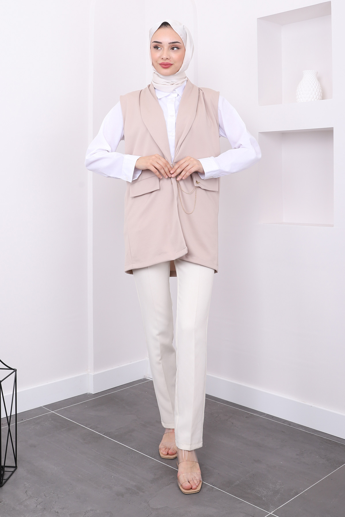 Beige Chain Detailed Vest