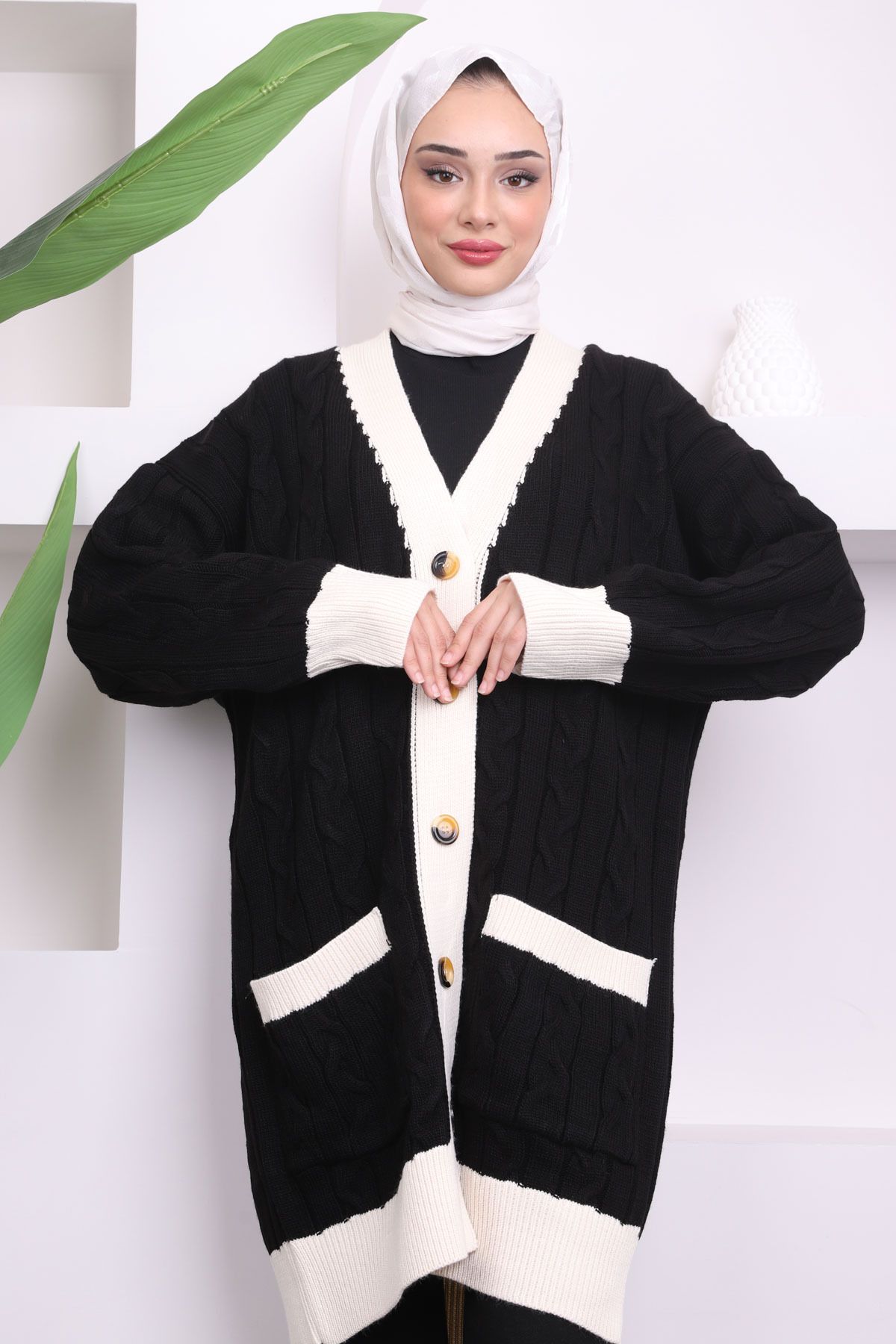 İmajButik-Buttoned Knitwear Cardigan with Black Pockets 1