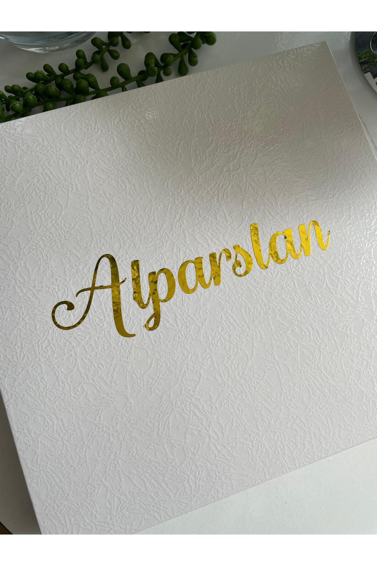 Minemiss Tasarım Lüks Kutulu Isme Özel Tasarımlı Kız-erkek Bebek Çikolatası 50 Adet Dogum-yaş Günü-hediyelik Çikolata fotoğrafı 3 (önizleme)