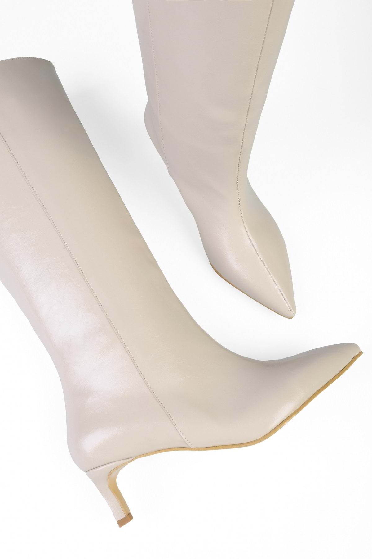 Shoeberry  Kadın Blaze Bej Cilt Kısa Sivri Topuklu Çizme - Görsel 6