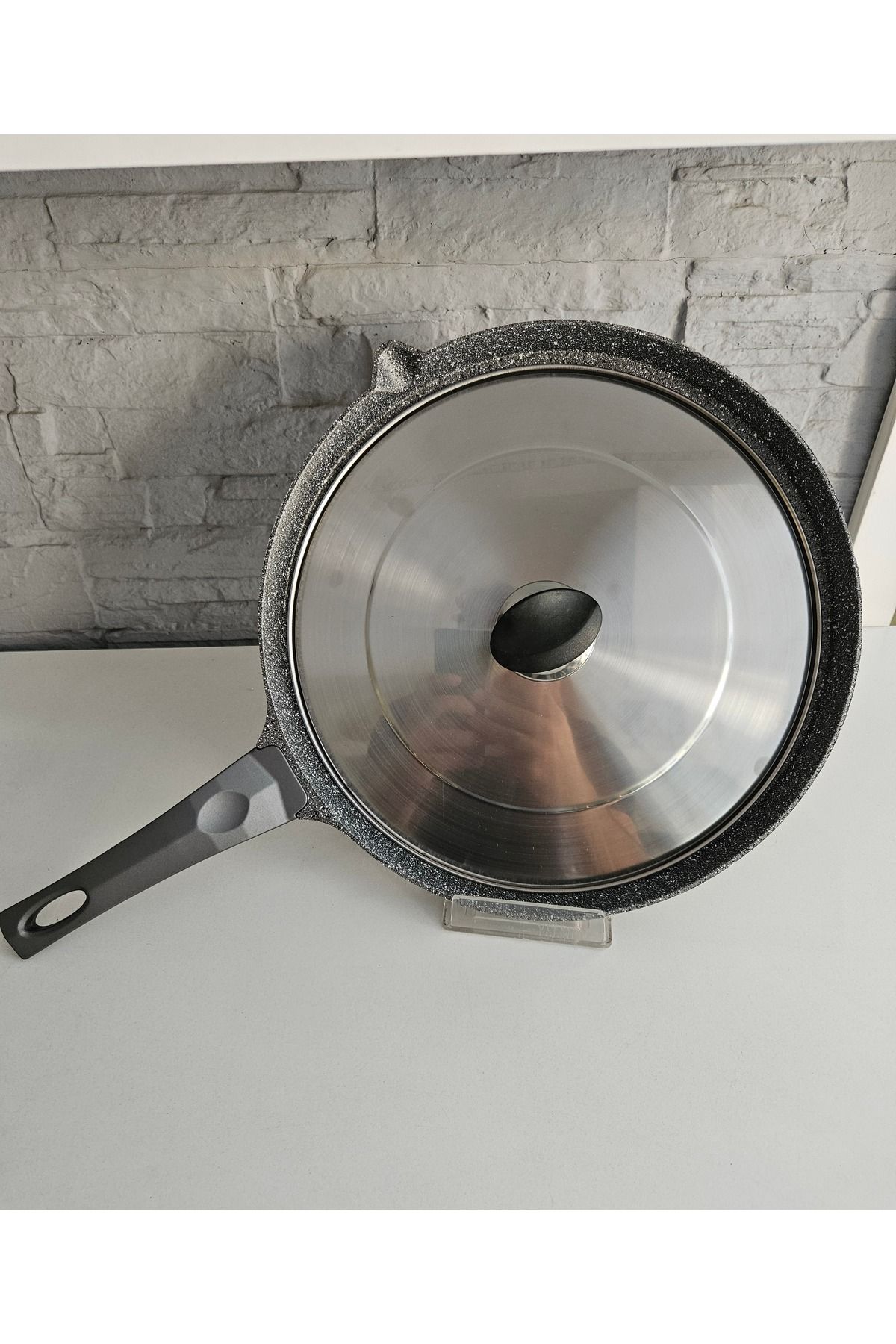 ALANYA HOME DECOR-Cast Fish Pan 34X3 cm Cast Cast Pan 2.2 Lt Steel Cover 6