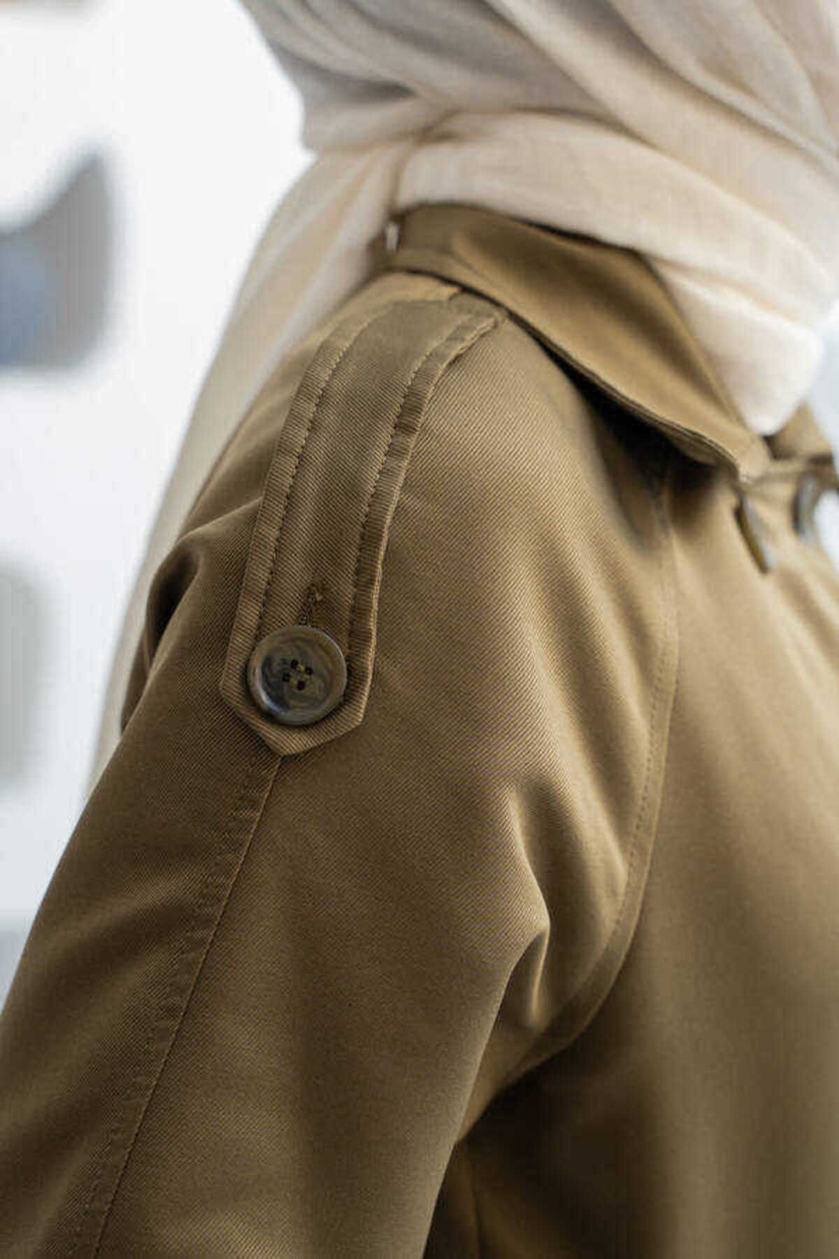 Neways-6632-Reglan Model Khaki Jacket - Sleeves and Ornamental Pleated Lens 5