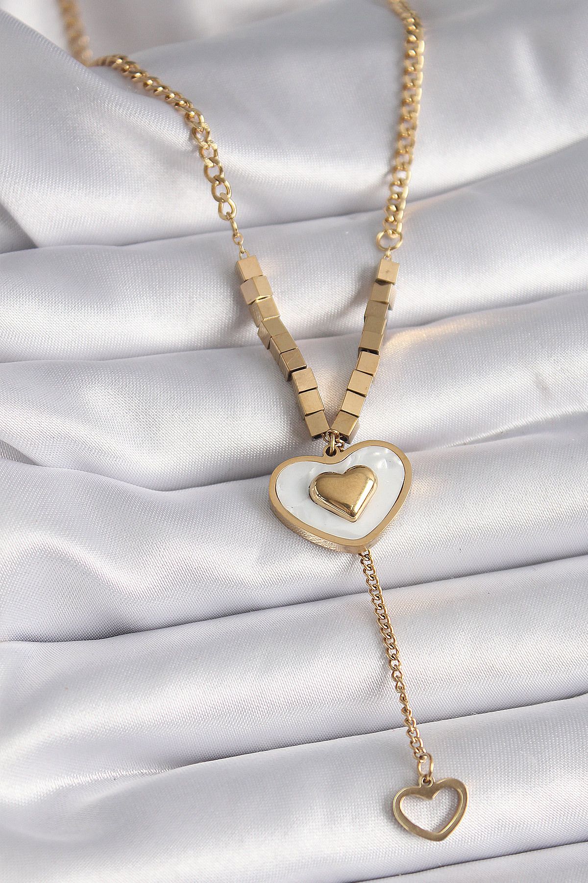 MMB Boutique 316L Çelik Gold Renk Beyaz Sedefli Kalp Model Sallantı Detay Kadın Kolye