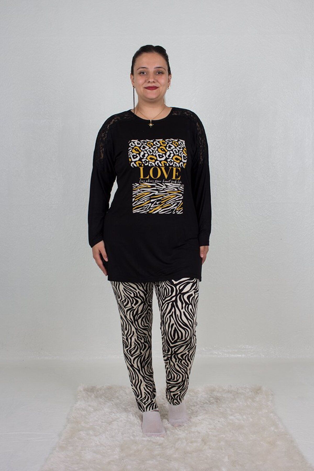 Truva XXL-Plus Size Shoulder Detail Bottom Zebra Pattern Pajamas Set 1