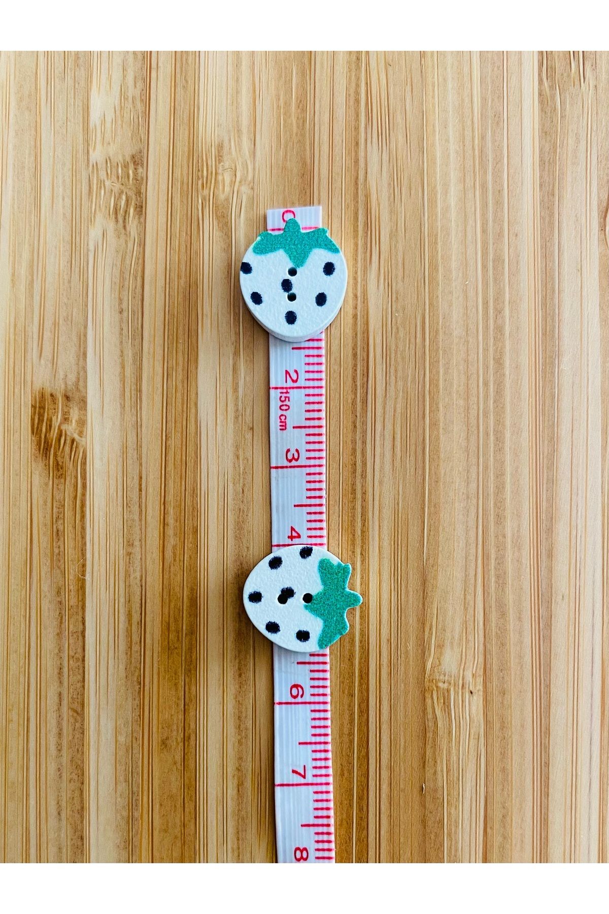 Kartopu-White Painted Patterned Shaped Wooden Button 15 mm X 13 Mm. Pack of 6. Ladybug with a Print. 3