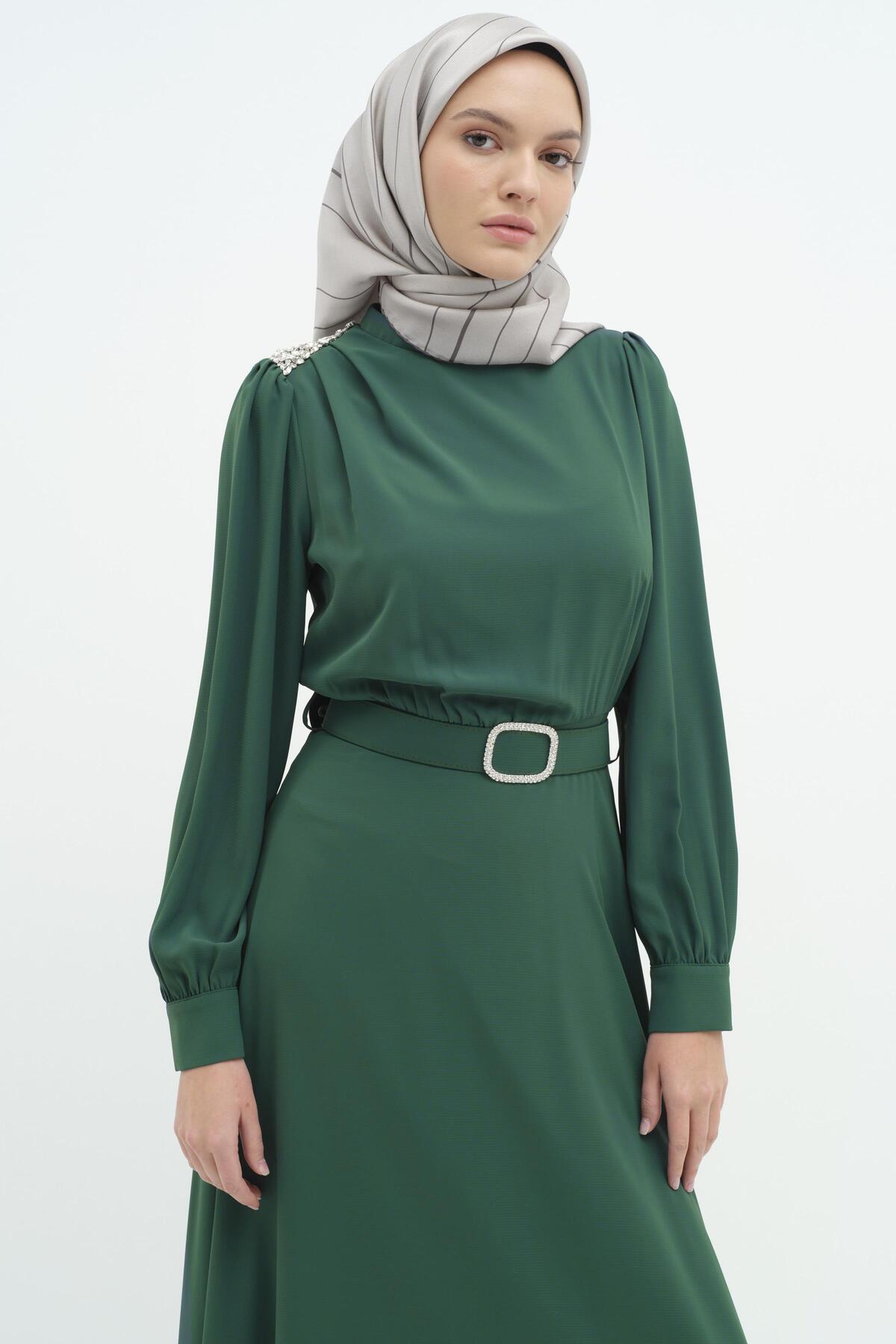 لباس مجلسی کمربنددار طرح سنگ - سبز بنتون Tuğba