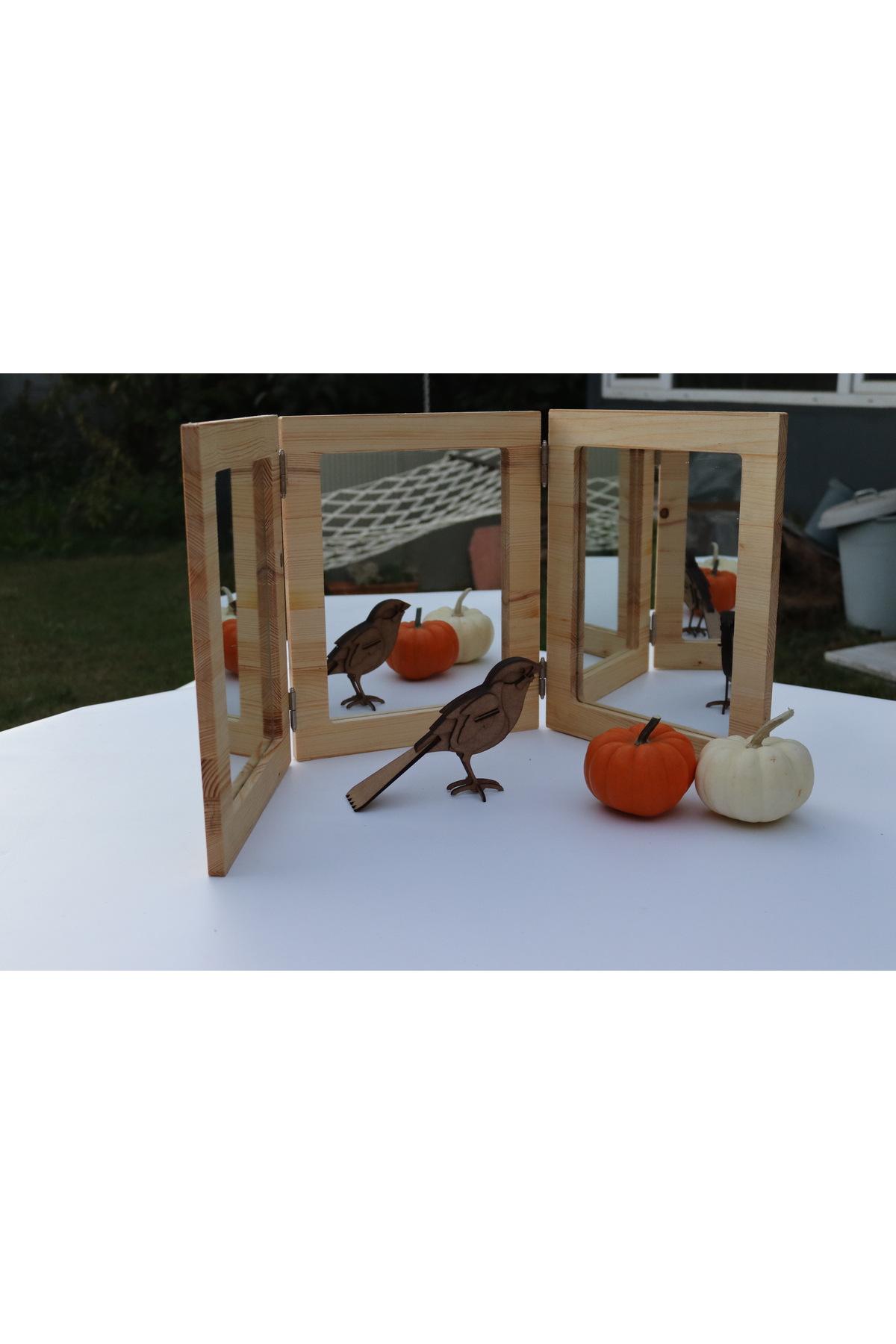 رویکرد رجیو امیلیا: مجموعه آینه سهتکه - اندازه متوسط (۲۱.۷×۲۹.۲ سانتیمتر)